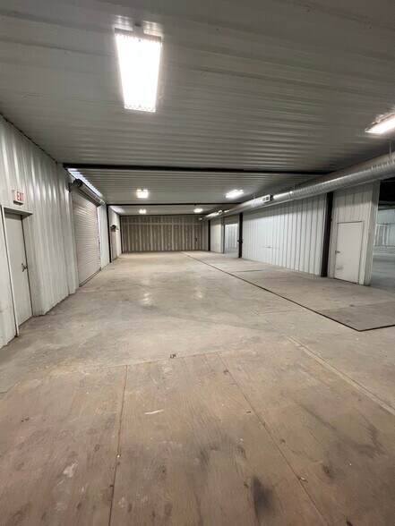 More Photos Of 10100 Hicks Field Rd, Fort Worth Warehouse For Lease