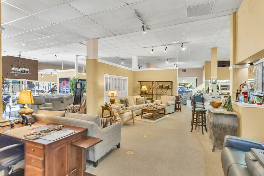 More Photos Of 10 S School St, Lodi Storefront Retail Office For Sale