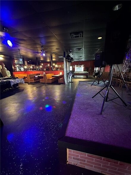 More Photos Of 12 Cottonton Rd, Pittsview Restaurant For Sale