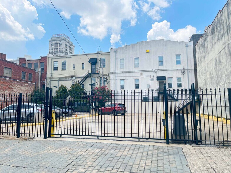 More Photos Of 2121 1st Ave N, Birmingham Office For Sale