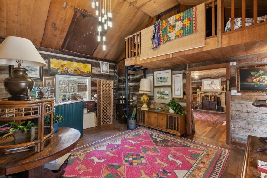 More Photos Of 1760 Fairview Blvd, Fairview General Retail For Sale