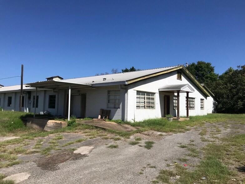 More Photos Of 440 Frankston St, Jacksonville Warehouse For Sale