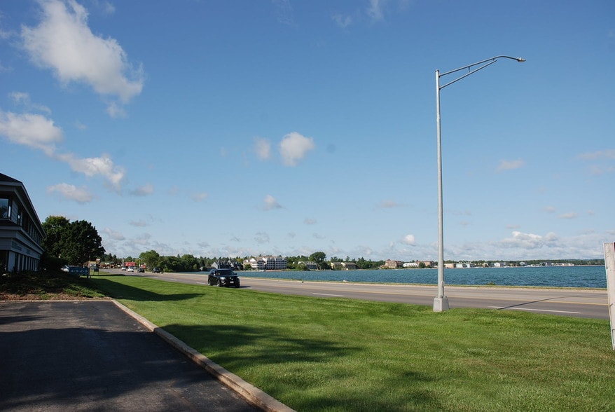More Photos Of 4620 N US Highway 31 N, Traverse City Office For Lease