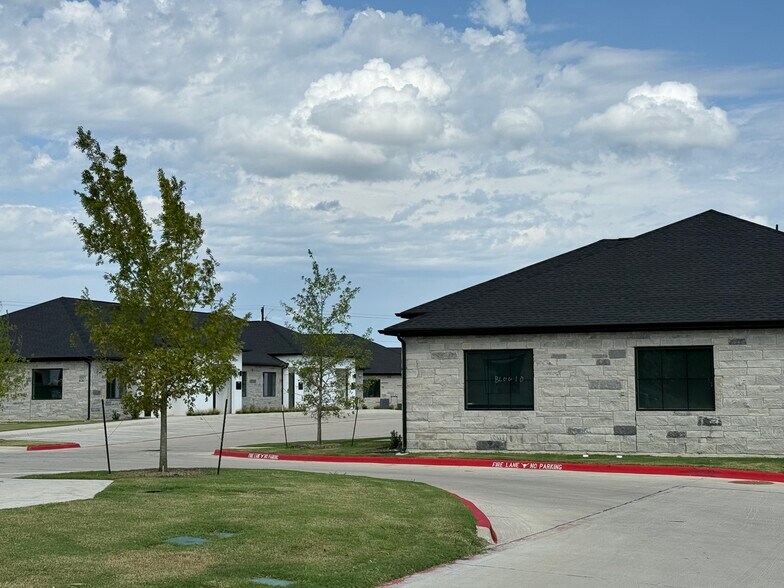 More Photos Of 6000 Alma Rd, McKinney Unknown For Lease