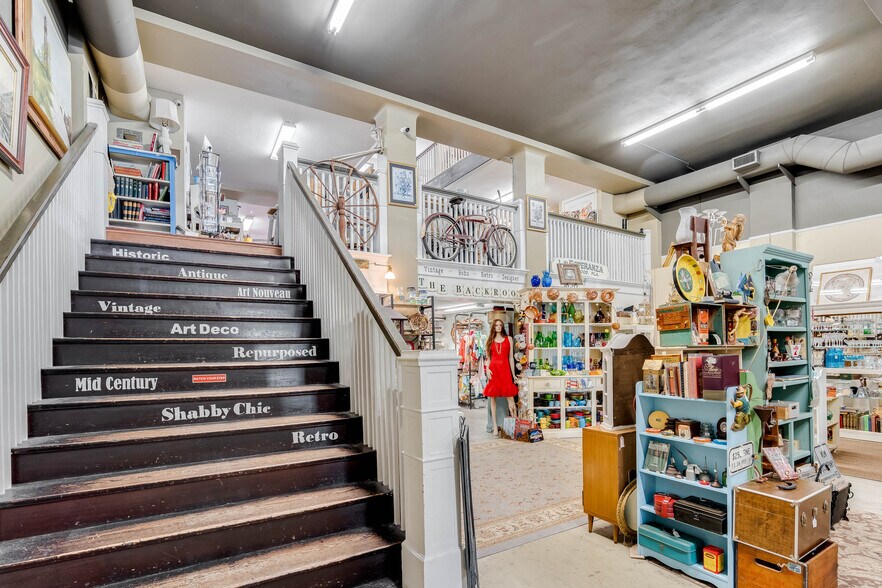 More Photos Of 114 S Woodland Blvd, Deland Storefront For Sale