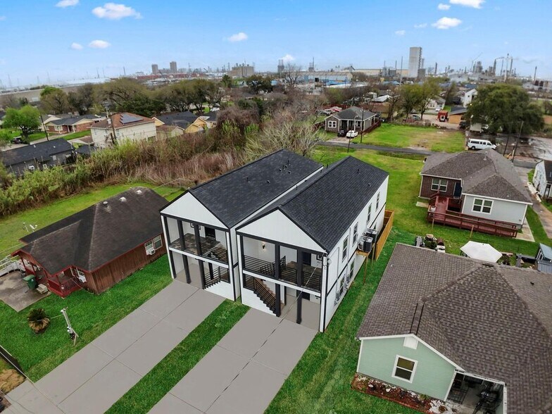 More Photos Of 428 Rhode Island st, Houston Apartments For Sale