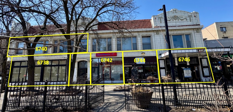 Primary Photo Of 6738 N Sheridan Rd, Chicago Movie Theatre For Lease