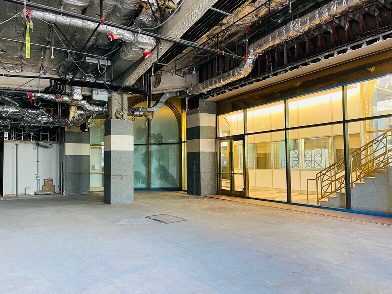 More Photos Of 660 S Figueroa St, Los Angeles Office For Lease