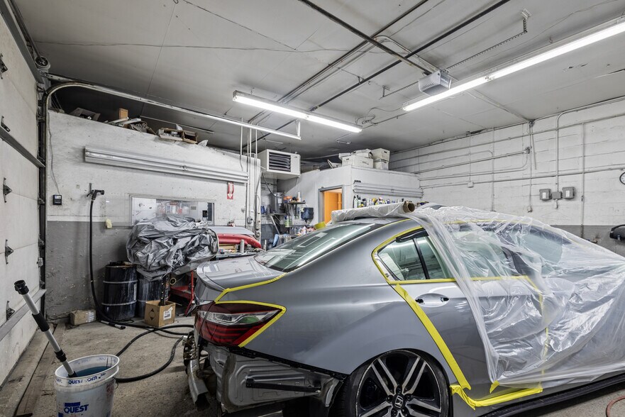 More Photos Of 20 Woodland St, Methuen Auto Repair For Sale