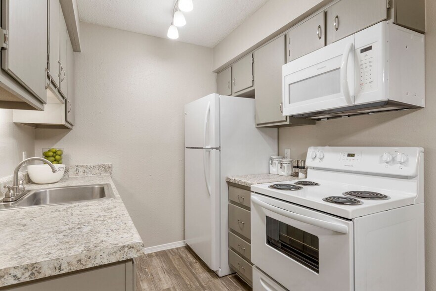 More Photos Of 6326 S 107th East Ave, Tulsa Apartments For Sale