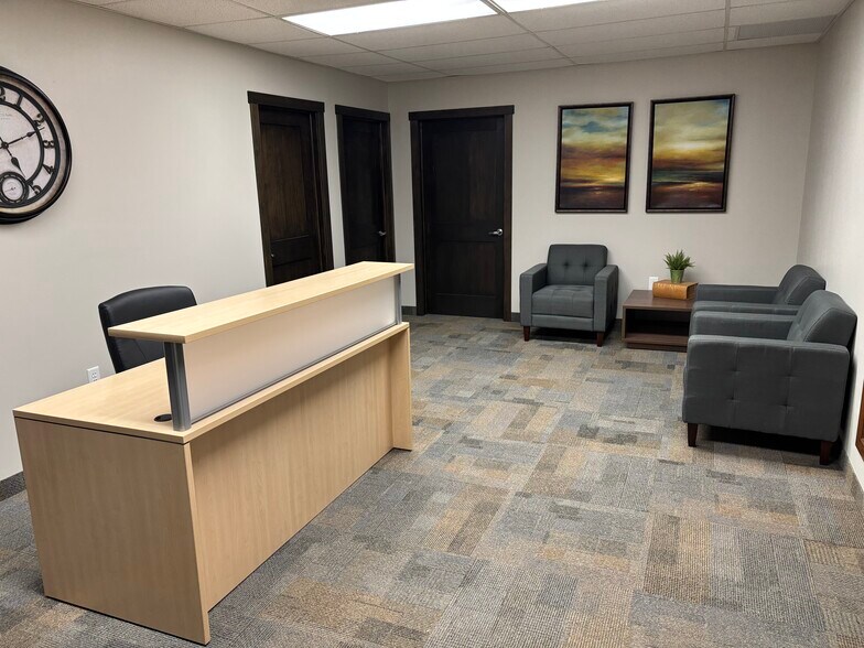 More Photos Of 4635 Nicols Rd, Eagan Office For Sale