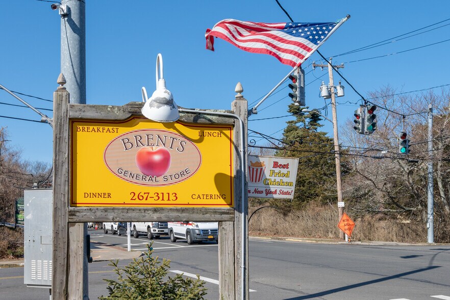 More Photos Of 8 Montauk Hwy, East Hampton Specialty For Lease