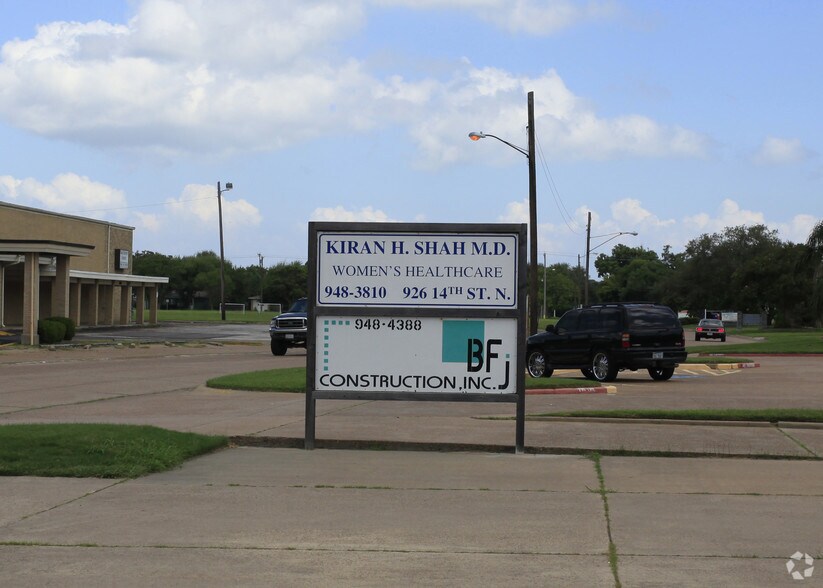 More Photos Of 926 14th St N, Texas City Medical For Sale