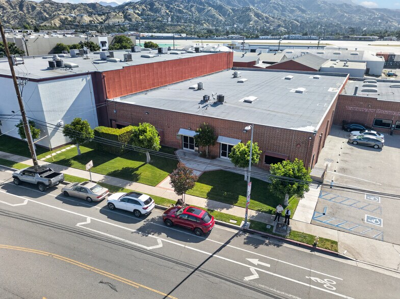 More Photos Of 7666 Clybourn Ave, Sun Valley Light Manufacturing For Lease