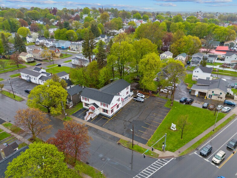 More Photos Of 180 E 10th St, Oswego Hotel For Sale