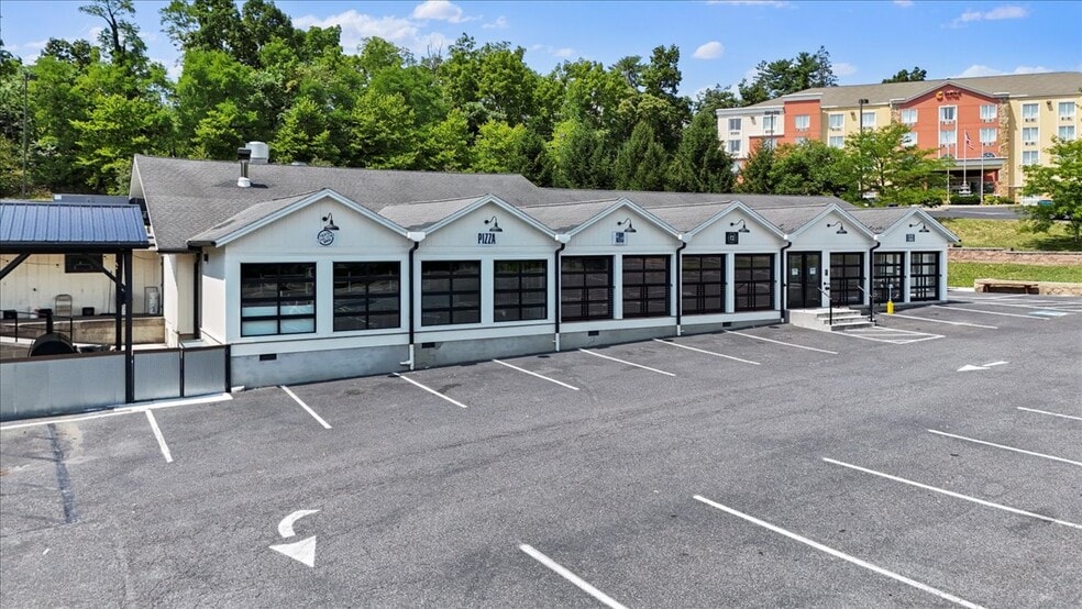 More Photos Of 985 Baltimore Pike, Gettysburg Storefront For Sale