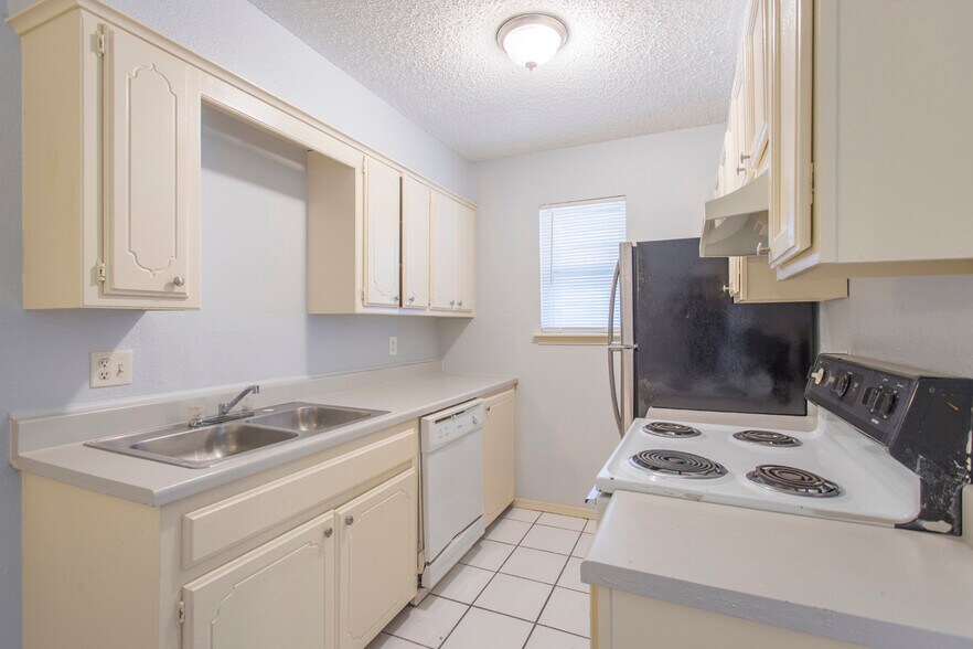 More Photos Of 735 NW 30th St, Oklahoma City Apartments For Sale