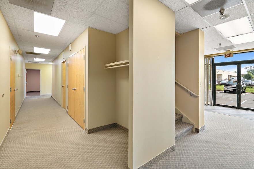 More Photos Of 14325 Willard Rd, Chantilly Office For Lease