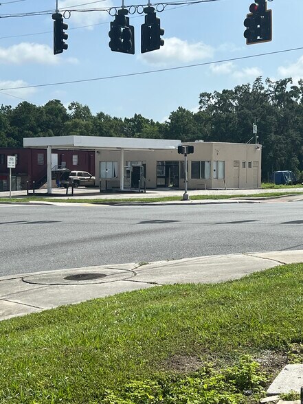 More Photos Of 100 Ponce de Leon Blvd, Brooksville Service Station For Sale