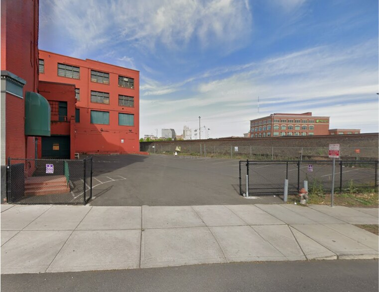 More Photos Of 104 S Division St, Spokane Self Storage For Lease