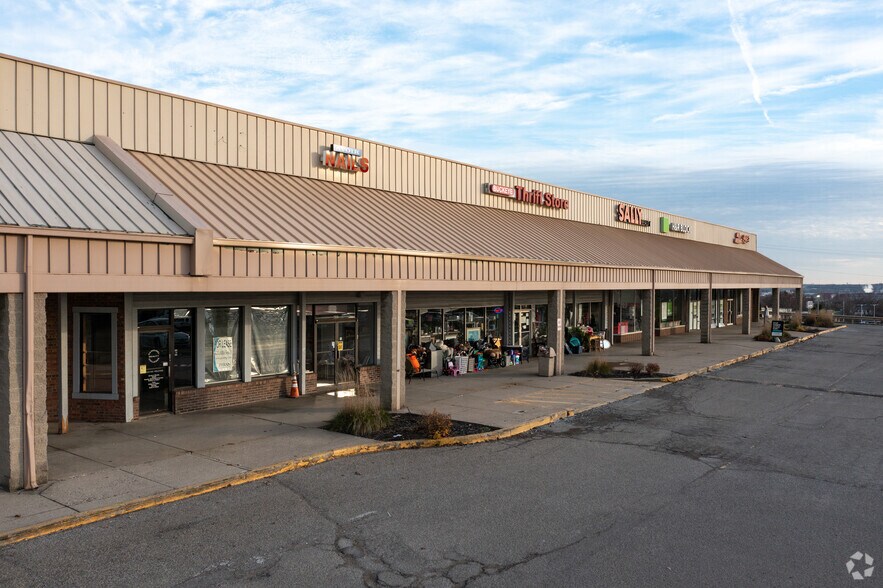More Photos Of 415-659 S Breiel Blvd, Middletown Storefront For Lease