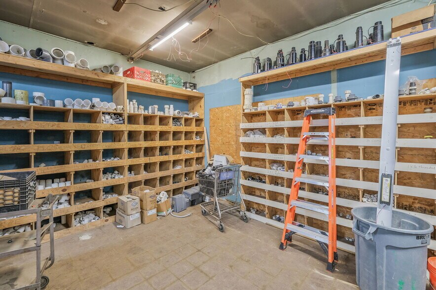 More Photos Of 340 Marconi Blvd, Copiague Warehouse For Sale