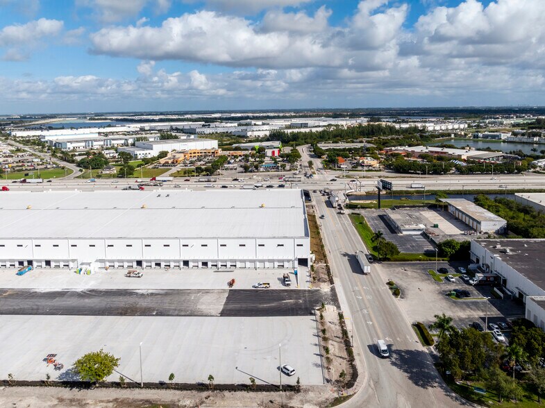 More Photos Of 10900 NW 128th Street, Medley Warehouse For Lease