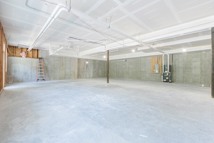 More Photos Of 123 Monroe Tpke, Trumbull Office For Lease