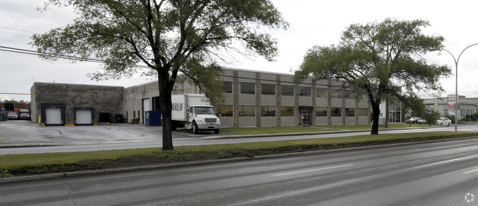 Primary Photo Of 10801 Boul Ray-Lawson, Montréal Warehouse For Lease