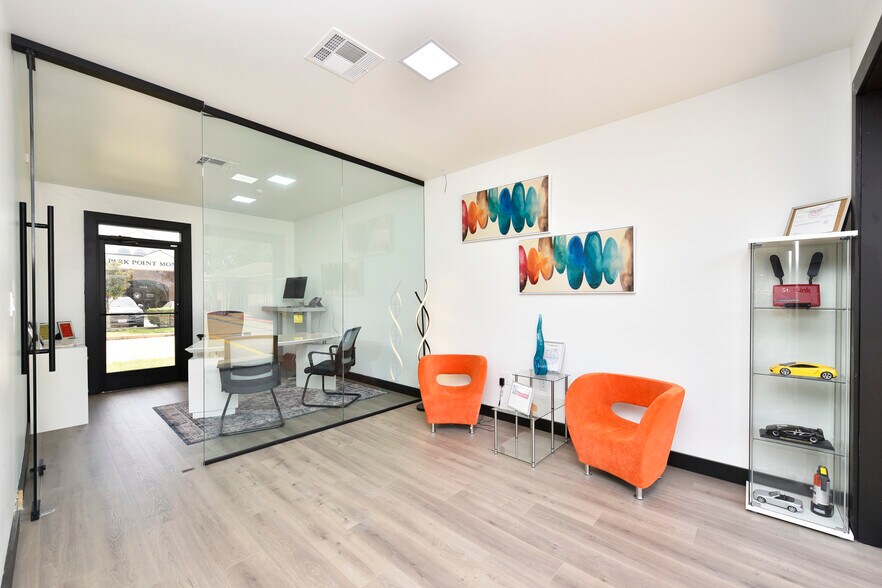 More Photos Of 11110 S Highway 6, Sugar Land Freestanding For Sale