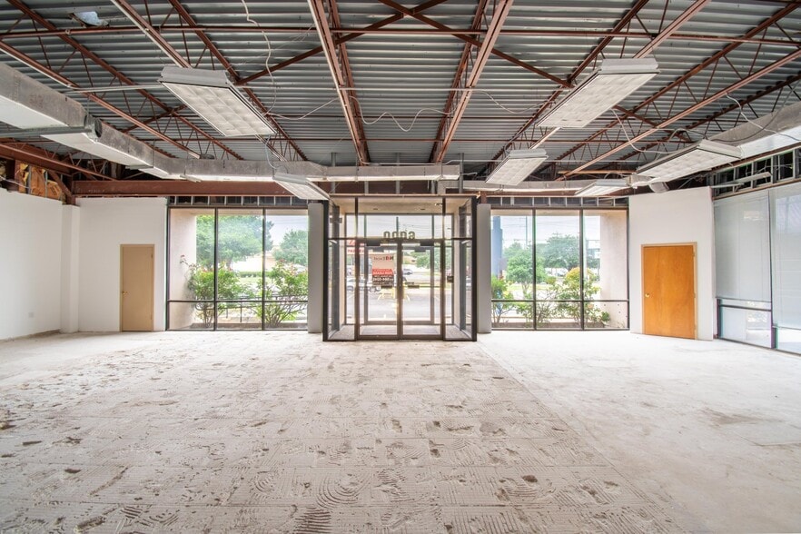 More Photos Of 6000-6064 Ingram Rd, San Antonio Unknown For Lease