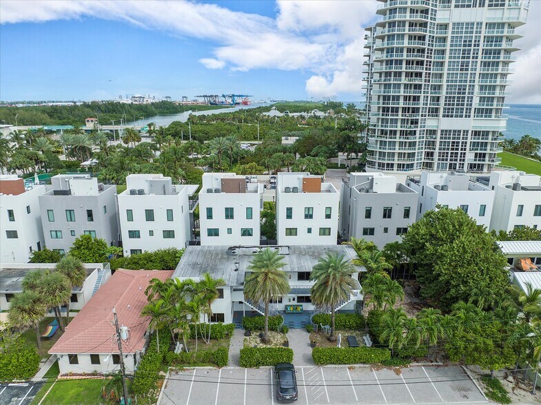 More Photos Of 333 Walnut St, Hollywood Hotel For Sale