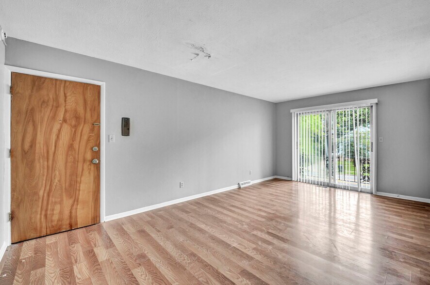 More Photos Of 818-850 S Green Rd, South Euclid Apartments For Sale