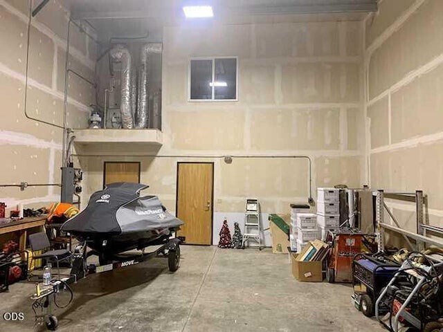 More Photos Of 652 W Dutton Rd, Eagle Point Industrial For Lease