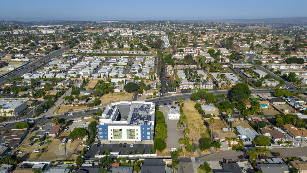 More Photos Of 1565 N Santa Fe Ave, Vista Freestanding For Sale