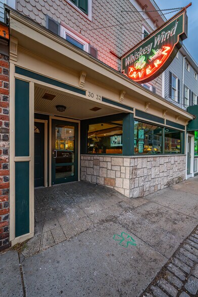 More Photos Of 30-32 Front St, Greenport Storefront Retail Residential For Sale