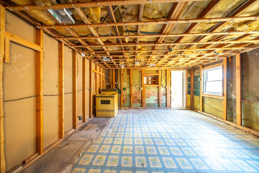 More Photos Of 113 E Main St, Willow Springs Storefront For Sale