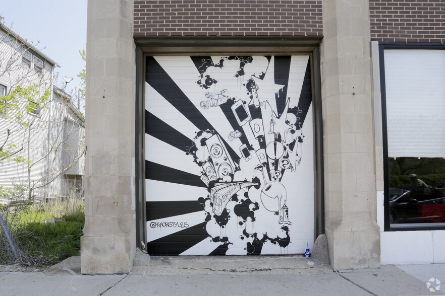 More Photos Of 1637 N Ashland Ave, Chicago Storefront Retail Office For Lease