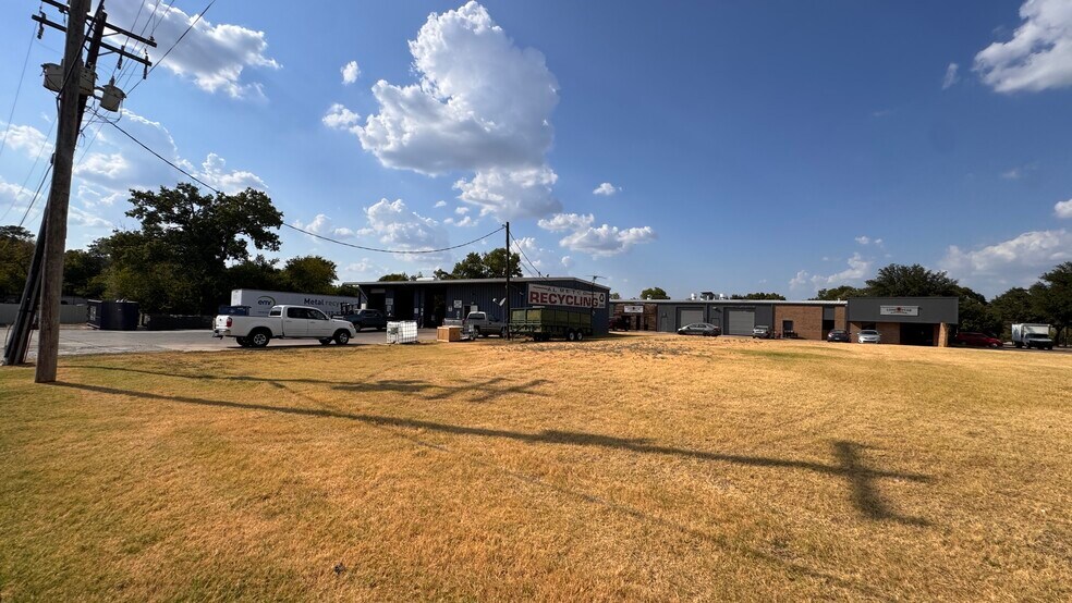 More Photos Of 709 N Cowan Ave, Lewisville Land For Sale