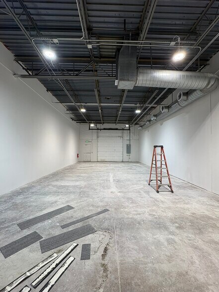 More Photos Of 5475 Peoria St, Denver Light Manufacturing For Lease