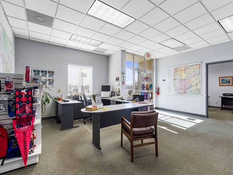 More Photos Of 6062 Lemay Ferry Rd, Saint Louis Warehouse For Sale