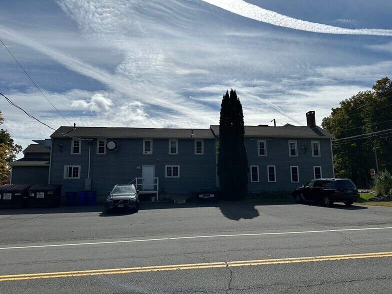 More Photos Of 6 Hartland Blvd, East Hartland Restaurant For Sale