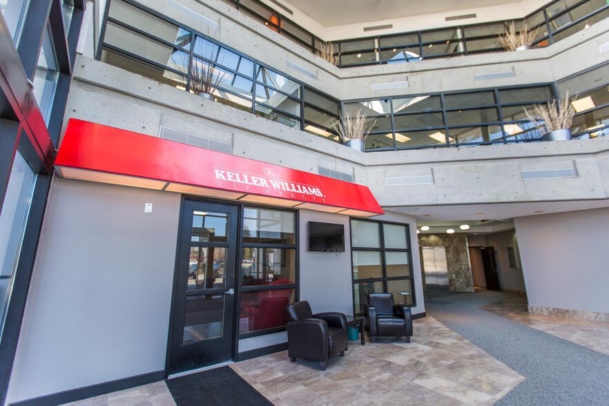 More Photos Of 245 Menten Pl, Ottawa Office For Lease