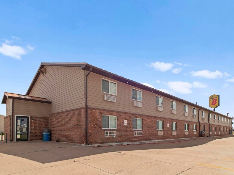 More Photos Of 500 E A St, Ogallala Hotel For Sale