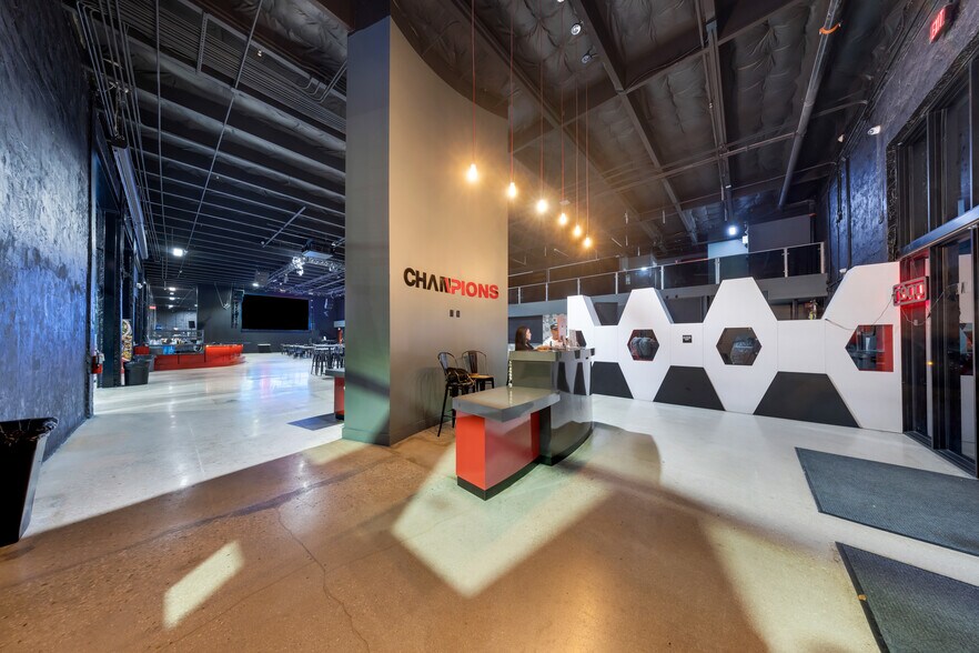 More Photos Of 1360 NW 88th Ave, Doral Bar For Sale