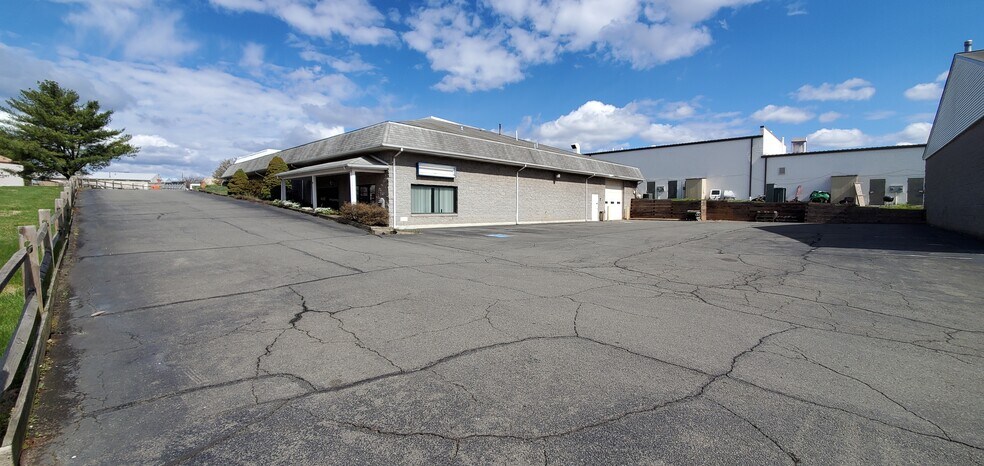 More Photos Of 9208 Venture Ct, Manassas Park Warehouse For Lease