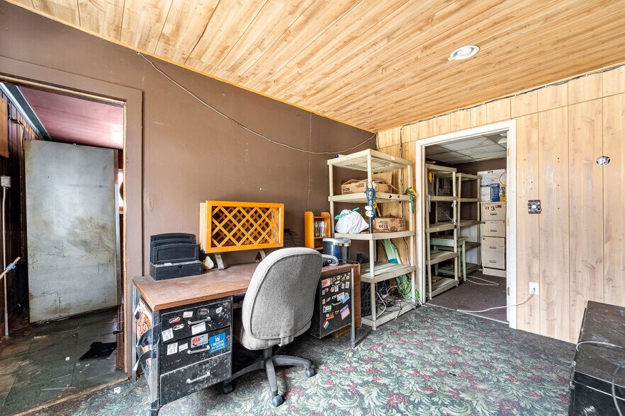 More Photos Of 221 White Horse Pike, Chesilhurst Bar For Sale