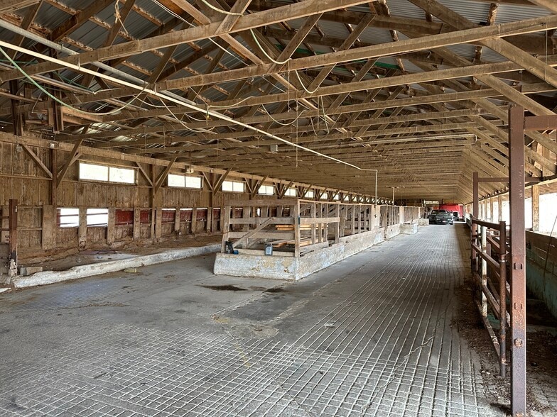 More Photos Of 2096 US 7, Rutland Specialty For Sale