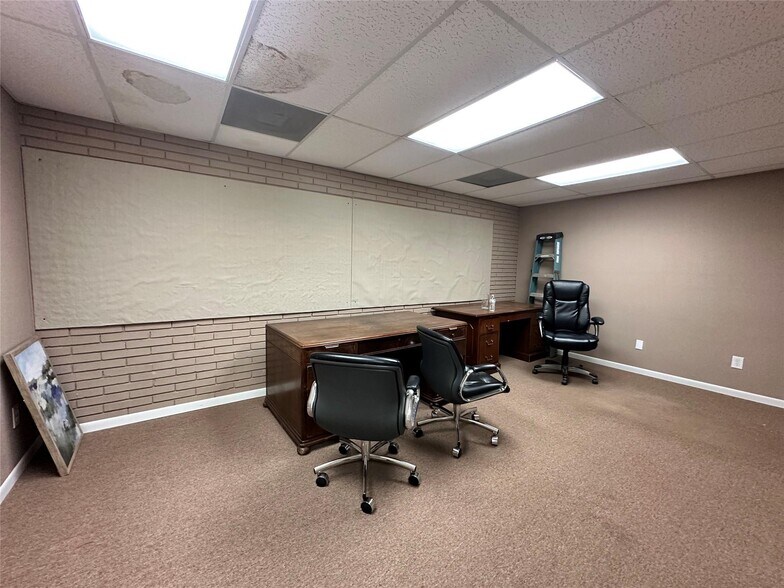 More Photos Of 120 S Charlton St, Woodville Office For Sale