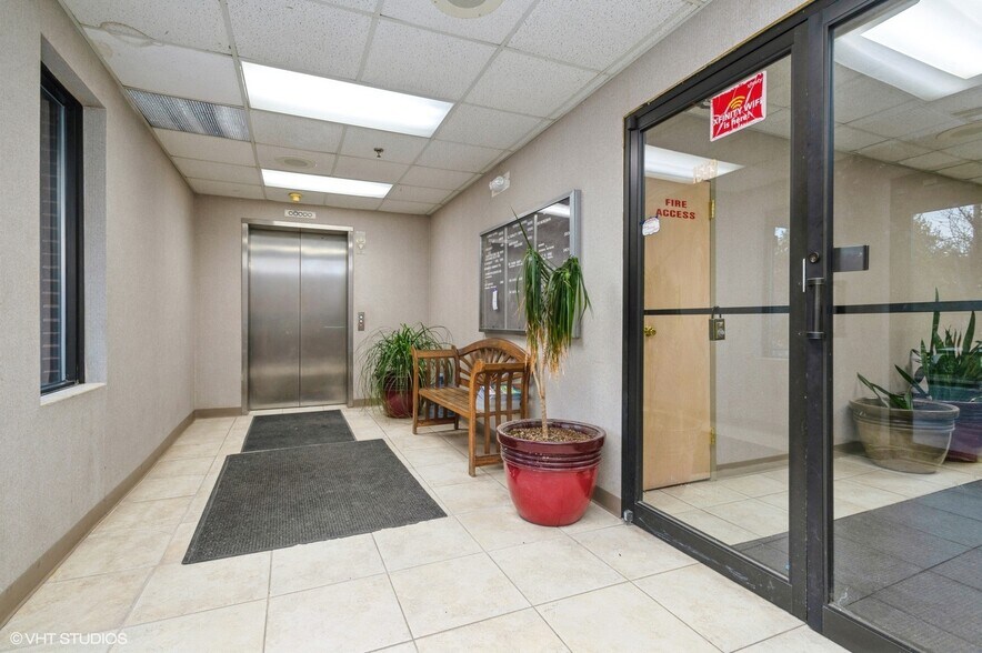 More Photos Of 1553 State Route 27, Somerset Office For Sale